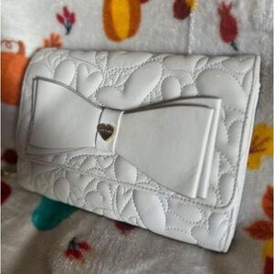 Betsey crossbody wallet
